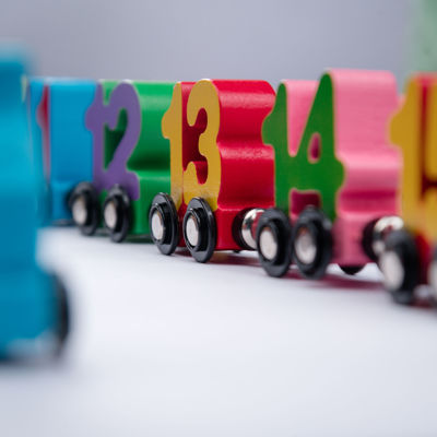 picture of Magnetic wooden number train (27 pcs)